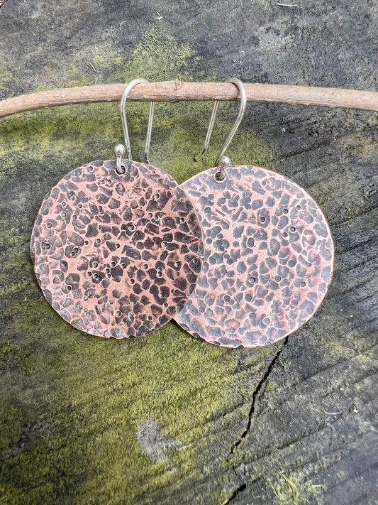 Hand hammered 3cm round copper earrings