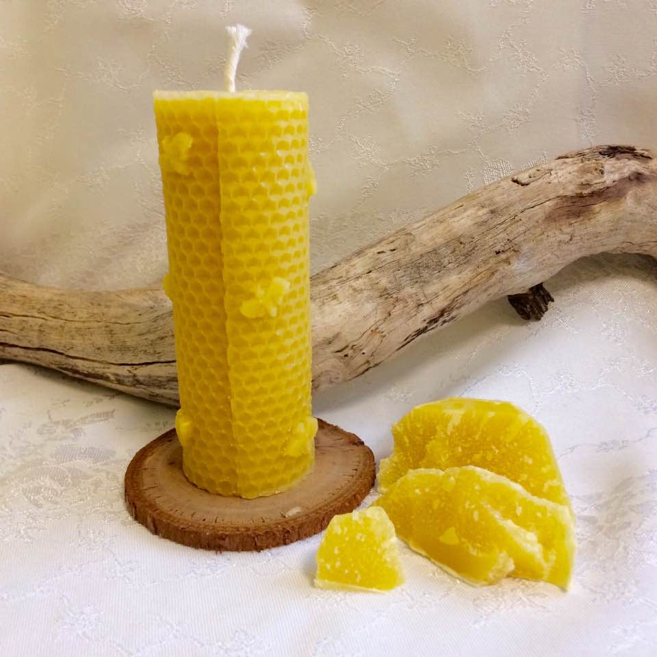 Beeswax candle - bee & honeycomb  pillar 12cm